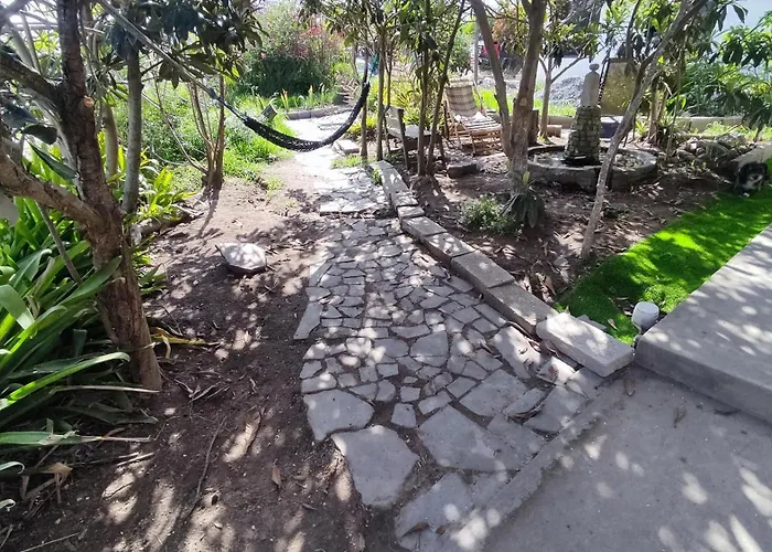 Hermosa Casa Independiente Cerca A La Mitad Del Mundo
