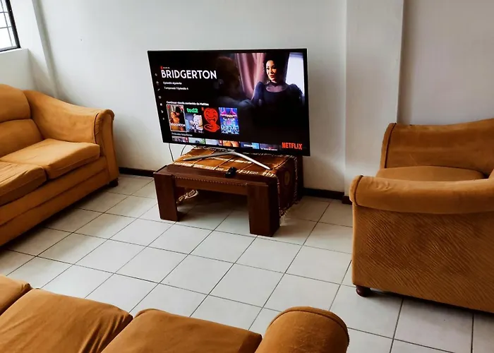 Hermosa Casa Independiente Cerca A La Mitad Del Mundo
